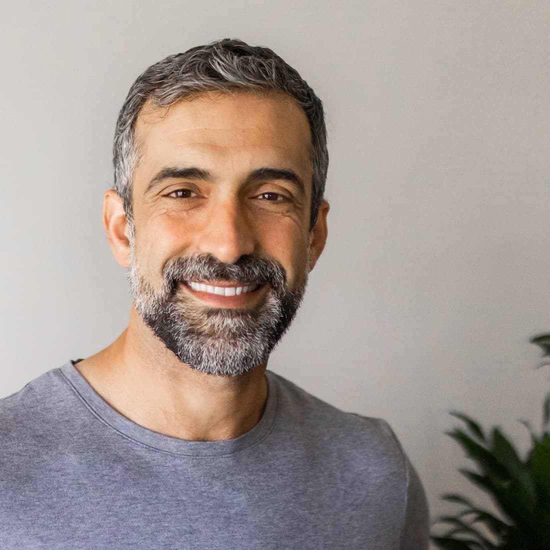 Tom Kazarian — Growth & AI advisor